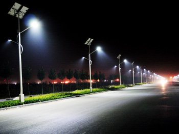 Преимущество светодиодного солнечного уличного освещения